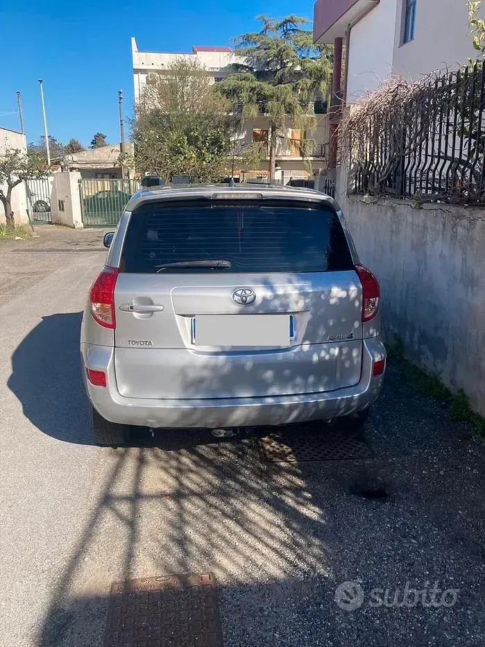 Usata Toyota RAV4 136 CV (100 kW) 2009 Grigio SUV