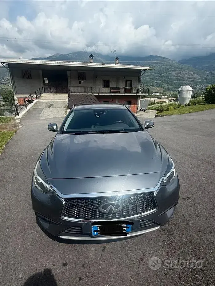 Usata Infiniti Q30 109 CV (80 kW) 2019 Grigio Berlina