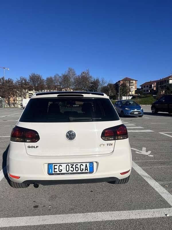 Usata VW Golf VI Highline 110 CV (80 kW) 2010 Bianco Utilitaria