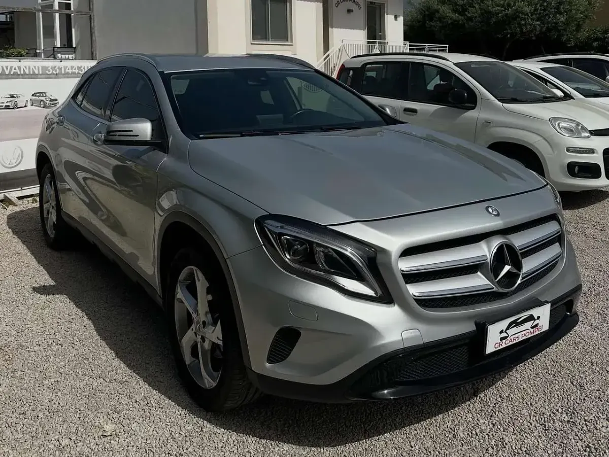 Usata Mercedes GLA180 Business 109 CV (80 kW) 2018 Grigio SUV