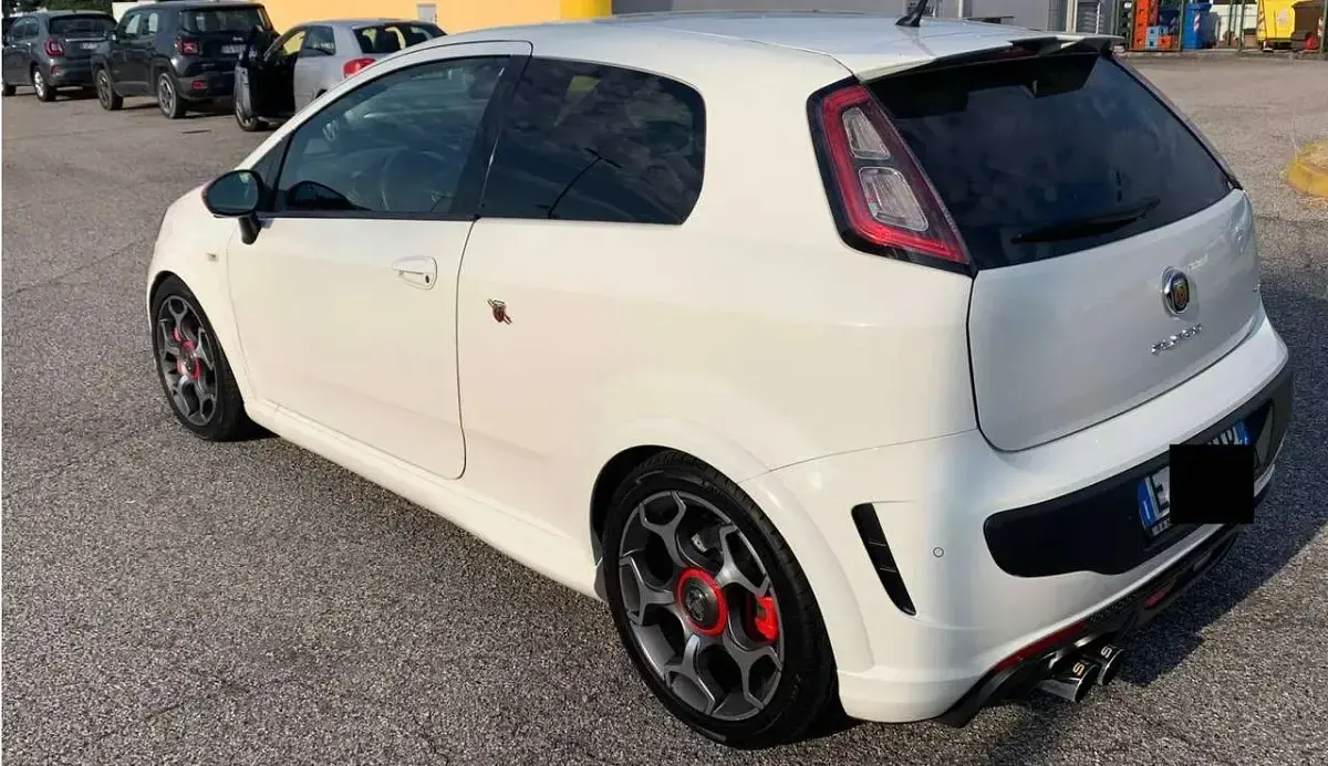 Usata Abarth Punto Evo 163 CV (119 kW) 2011 Bianco ghiaccio Utilitaria