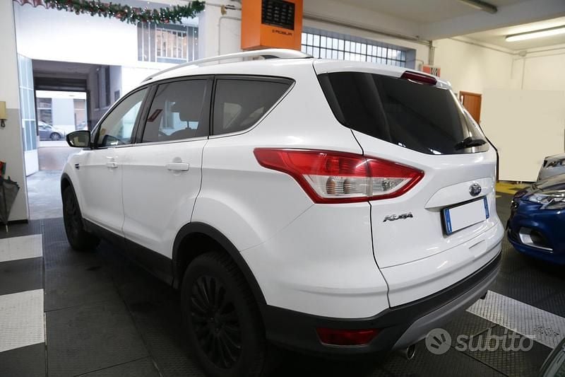 Usata Ford Kuga Titanium 150 CV (110 kW) 2015 Bianco pastello SUV