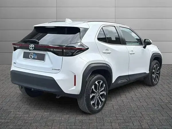 Usata Toyota Yaris Hybrid Trend 92 CV (67 kW) 2024 Bianco SUV