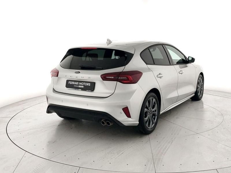 Begagnad Ford Focus ST-Line 125 HK (91 kW) 2025 Silver Sedan