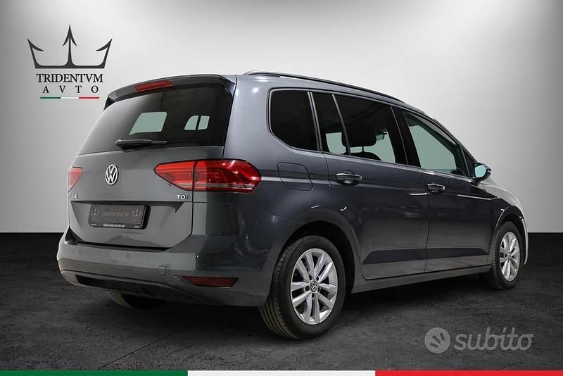 Usata VW Touran Business 110 CV (80 kW) 2016 Grigio Monovolume