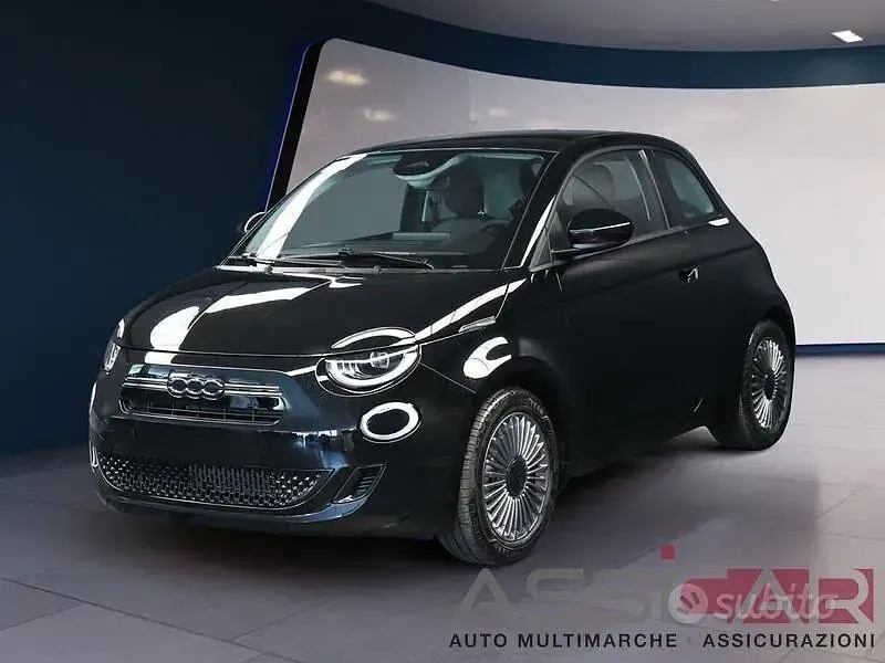 Neu Fiat 500 65 PS (47 kW) 2026 Schwarz Limousine