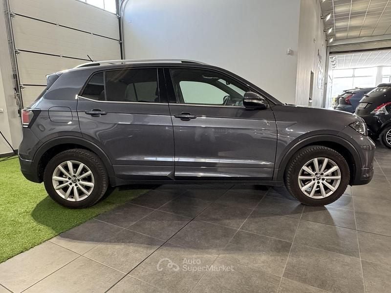 Usata VW T-Cross R-line 116 CV (85 kW) 2024 Blu SUV