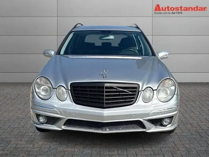 Usata Mercedes 320 224 CV (164 kW) 2006 Argento