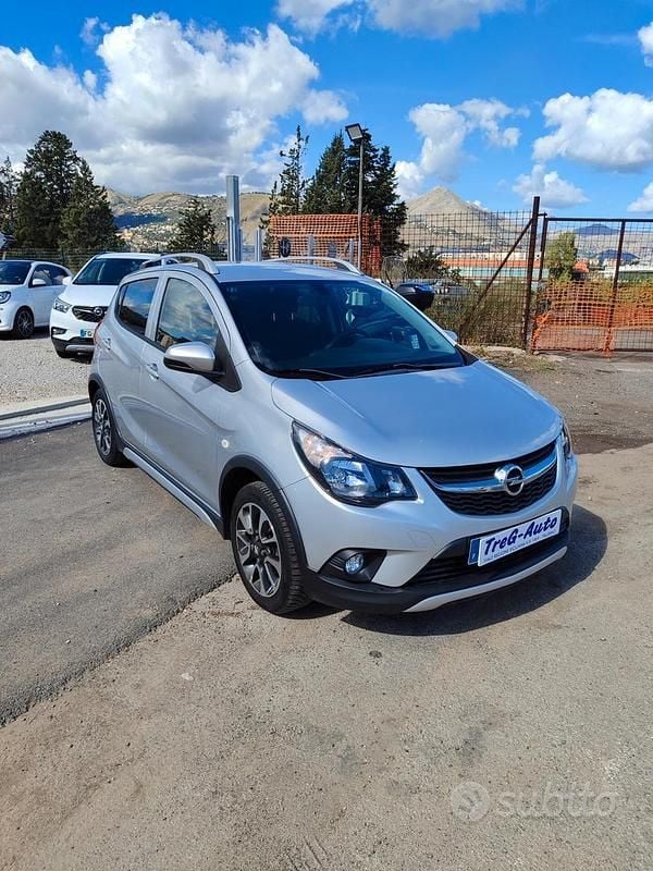 Grigio Usata 2018 Opel Karl Rocks Due volumi | 8500 € (Buon prezzo) - Immagine 1/4