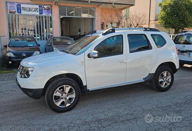 Usata Dacia Duster Lauréate 110 CV (80 kW) 2015 Bianco SUV
