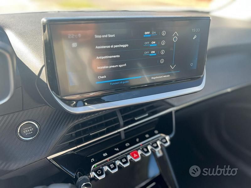 Usata Peugeot 2008 130 CV (95 kW) 2022 Bianco SUV