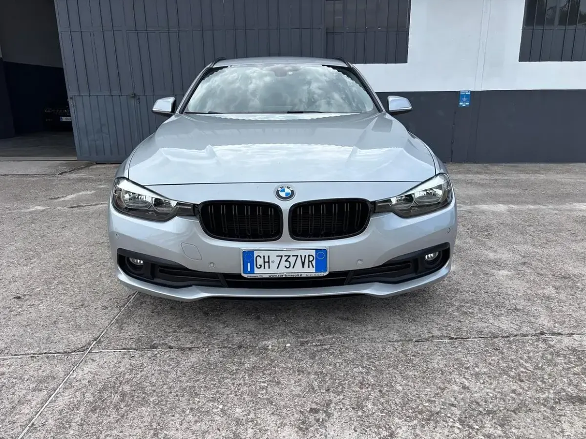 Usata BMW 318 150 CV (110 kW) 2017 Grigio Station wagon