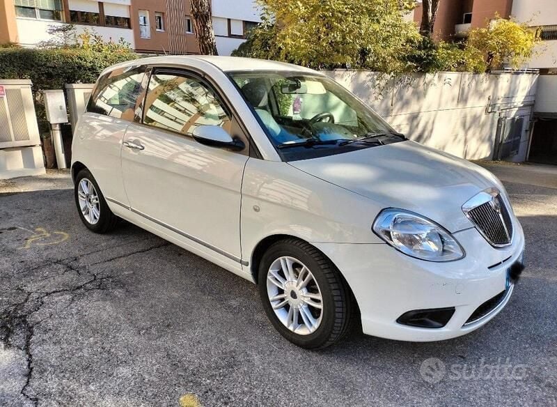 Usata Lancia Ypsilon 60 CV (44 kW) 2009 Utilitaria
