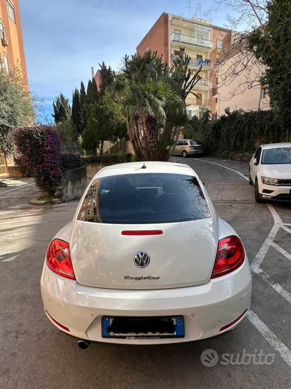Usata VW Beetle 105 CV (77 kW) 2012 Bianco Utilitaria