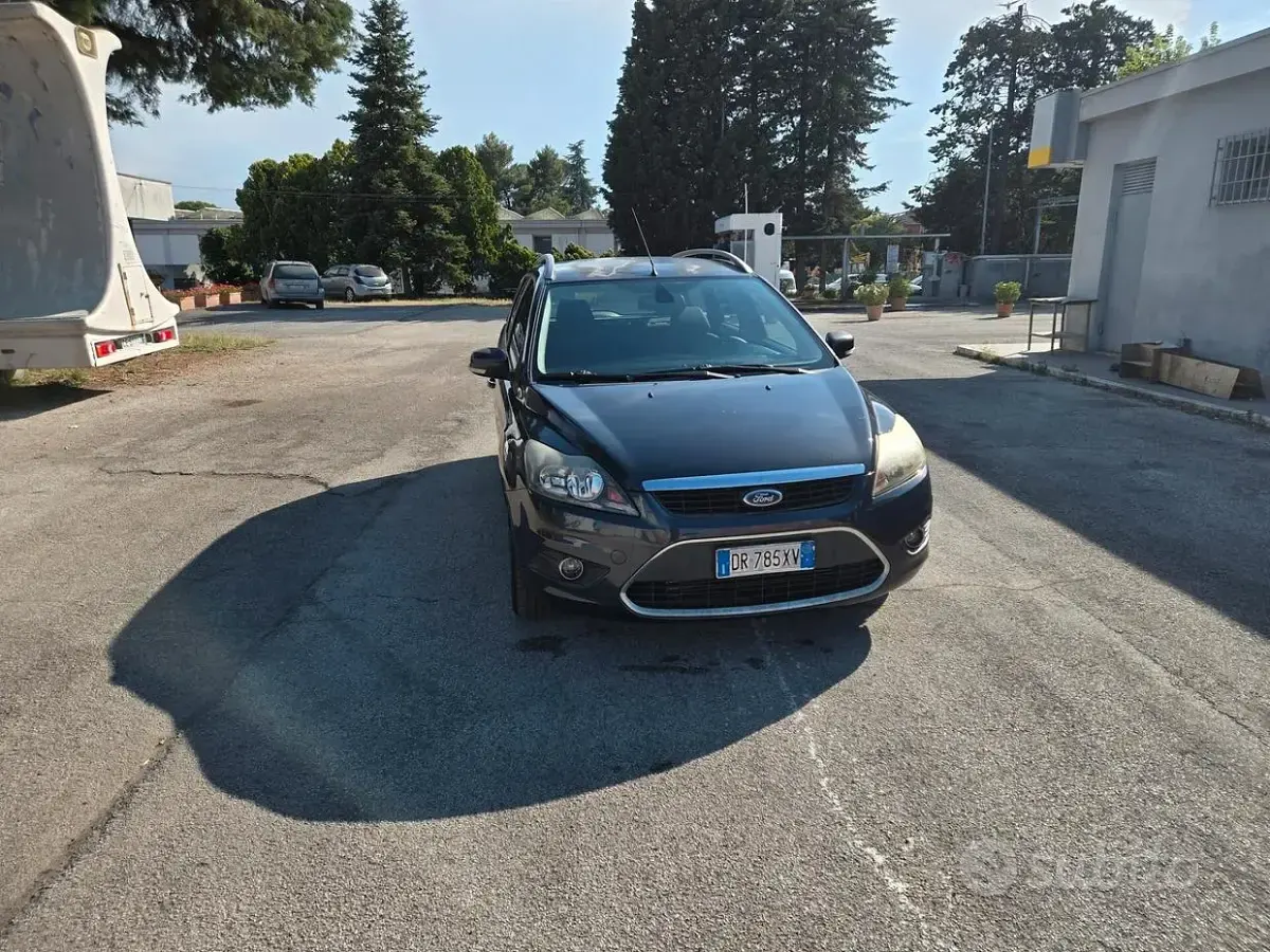 Usata Ford Focus 136 CV (100 kW) 2008 Grigio Station wagon