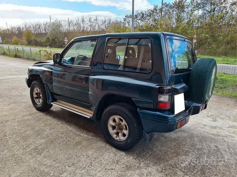 Usata Mitsubishi Pajero 125 CV (91 kW) 1998 Verde SUV