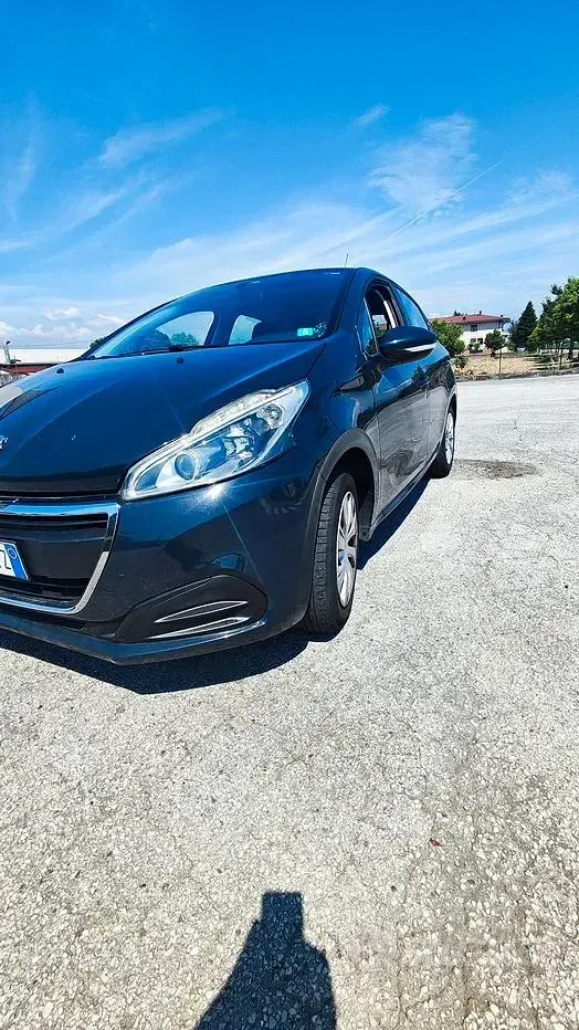 Usata Peugeot 208 68 CV (50 kW) 2016 Utilitaria