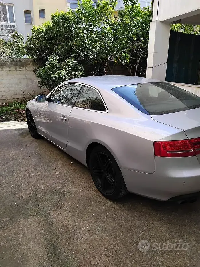 Usata Audi A5 160 CV (117 kW) 2011 Grigio Coupé