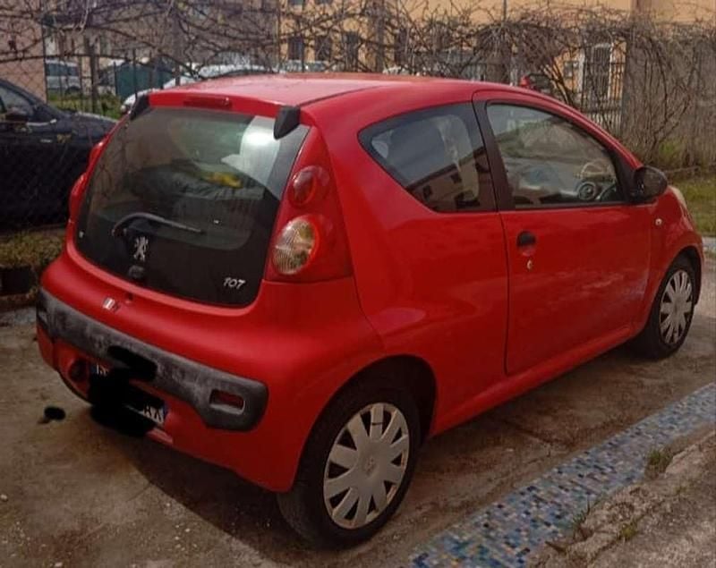 Usata Peugeot 107 Allure 68 CV (50 kW) 2008 Rosso Utilitaria
