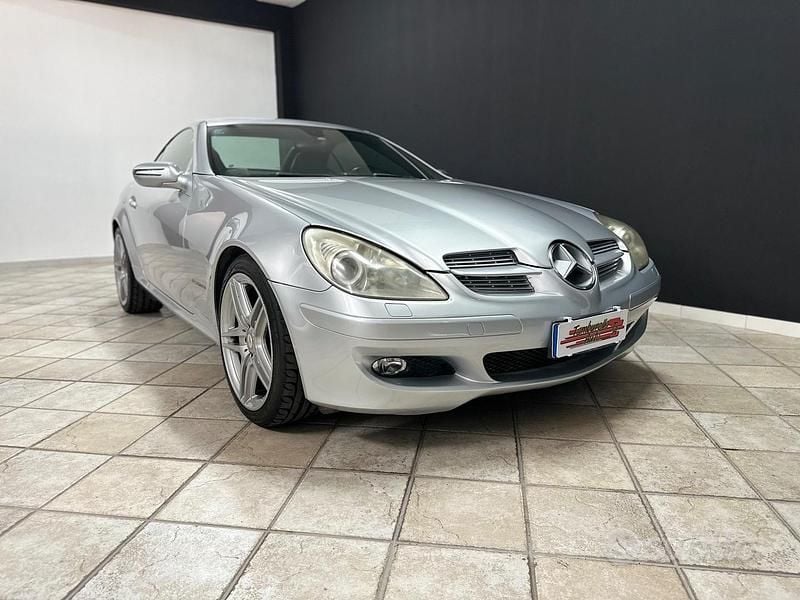 Usata Mercedes SLK200 163 CV (119 kW) 2006 Argento Cabrio