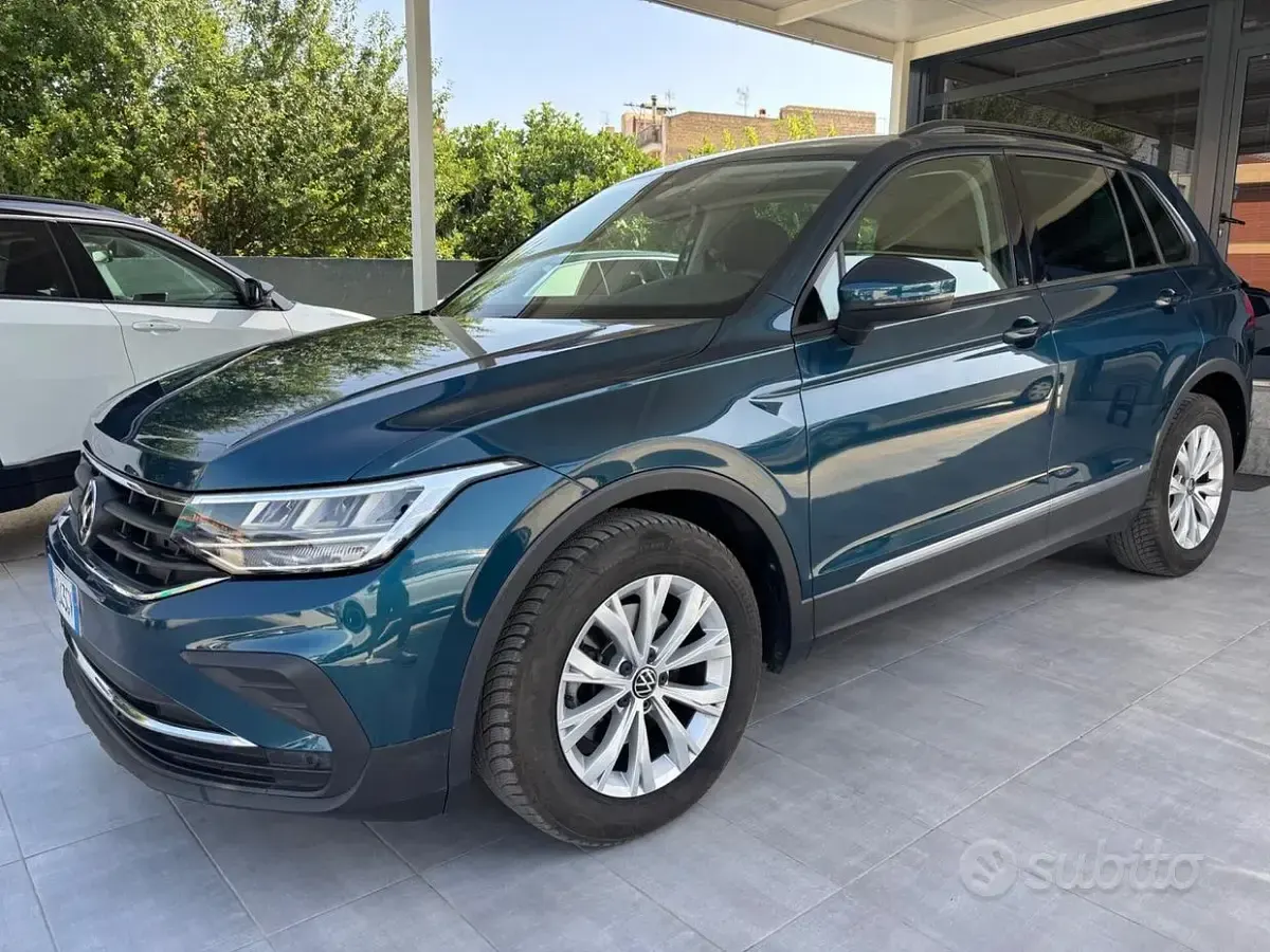 Usata VW Tiguan R-line 150 CV (110 kW) 2022 Verde SUV