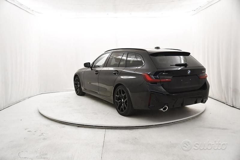 Usata BMW 320e M Sport 190 CV (139 kW) 2025 Nero Station wagon