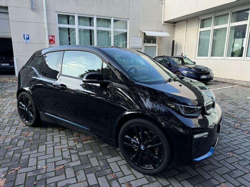 Nero Usata 2021 BMW i3 Comfort Edition Due volumi | 23.800 € (Cara) - Immagine 1/4