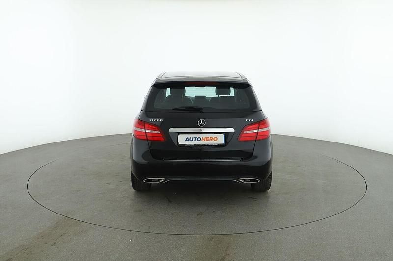 Usata Mercedes B200 136 CV (100 kW) 2015 Nero Monovolume