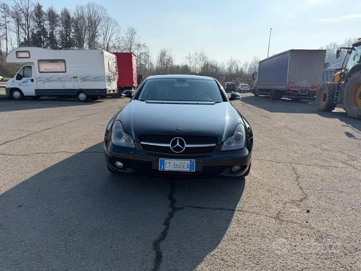Usata Mercedes CLS500 306 CV (225 kW) 2005 Nero Berlina