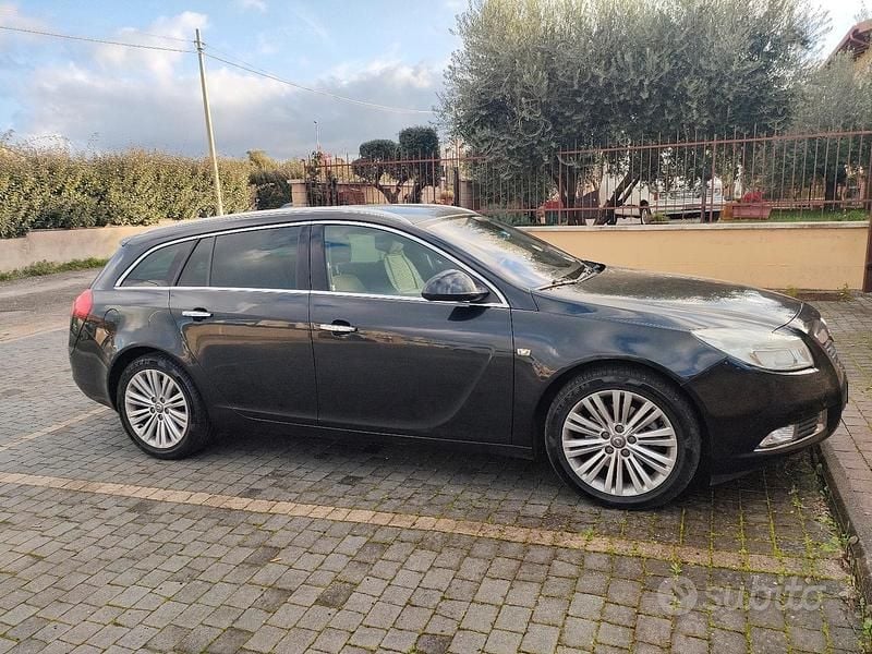 Usata Opel Insignia 160 CV (117 kW) 2013 Nero Station wagon