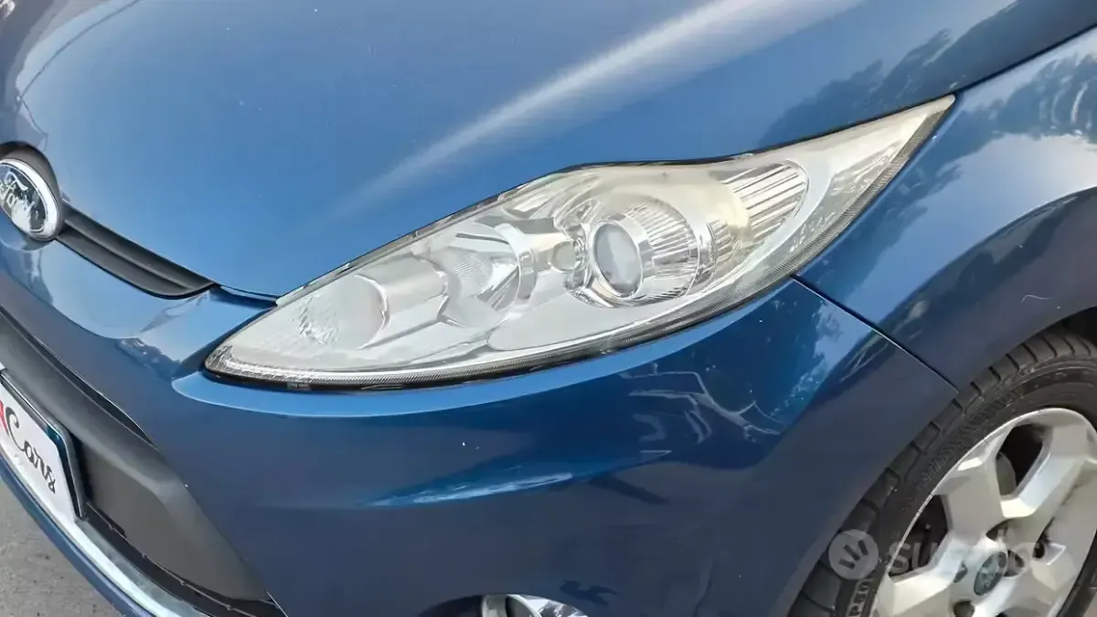 Usata Ford Fiesta Titanium 90 CV (66 kW) 2010 Bluazzurro Berlina