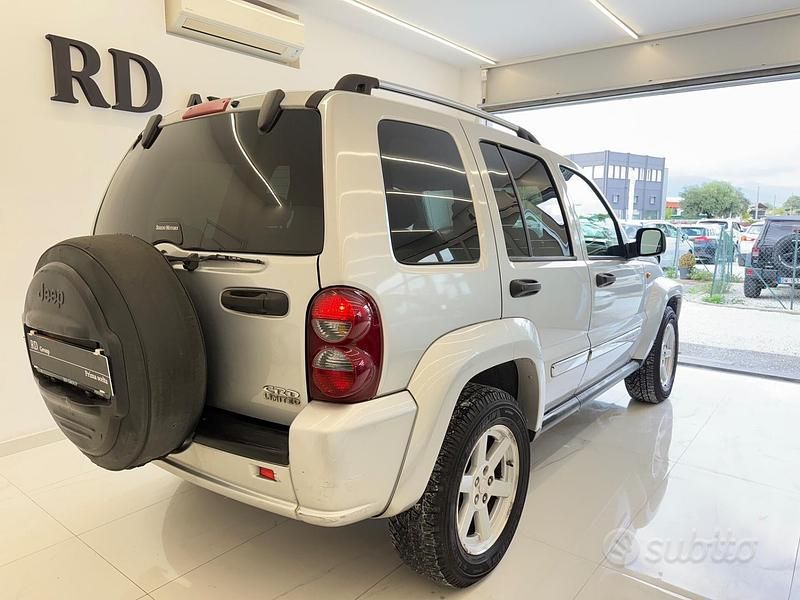 Usata Jeep Cherokee Limited 163 CV (119 kW) 2007 Grigio SUV