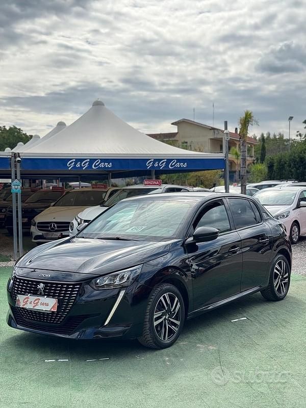 Usata Peugeot 208 Allure 102 CV (75 kW) 2021 Nero Utilitaria