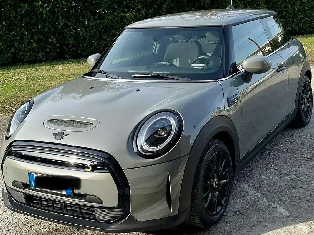 Usata Mini Cooper SE 75 kW (102 CV) 2022 Grigio Utilitaria