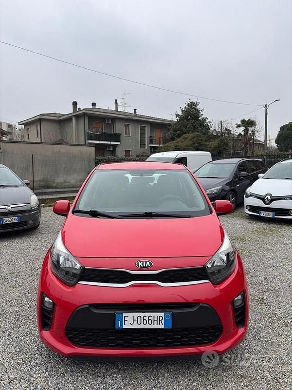 Usata Kia Picanto Active 67 CV (49 kW) 2017 Rosso Utilitaria