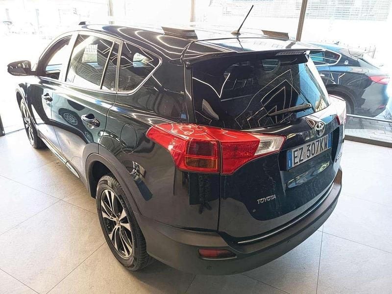 Usata Toyota RAV4 Lounge 124 CV (91 kW) 2015 Nero SUV