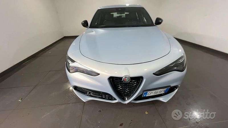 Usata Alfa Romeo Stelvio Business 160 CV (117 kW) 2023 Grigio SUV