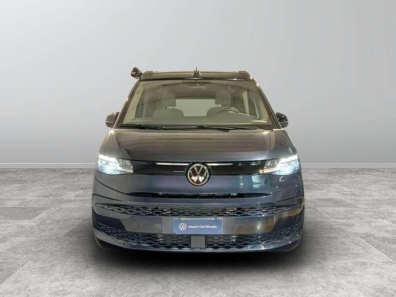 Usata VW California Beach 150 CV (110 kW) 2024 Starlight blue metallizzato de Furgone