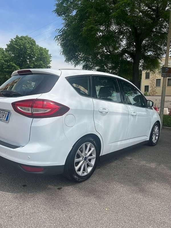 Begagnad Ford C-MAX Titanium 120 HK (88 kW) 2017 Minibuss