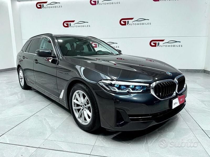 Grigio Usata 2022 BMW 520 Station wagon | 27.990 € (Super prezzo) - Immagine 1/4