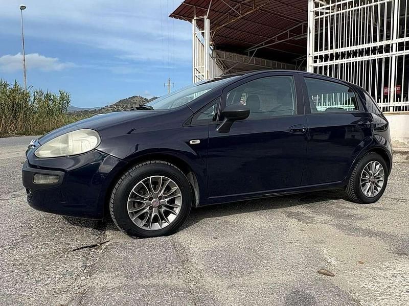 Usata Fiat Punto Evo Dynamic 69 CV (50 kW) 2011 Nero Utilitaria