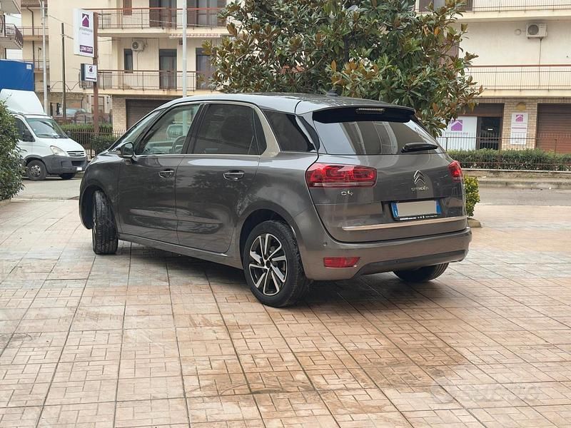 Begagnad Citroën C4 Picasso Shine 120 HK (88 kW) 2018 Grå Minibuss