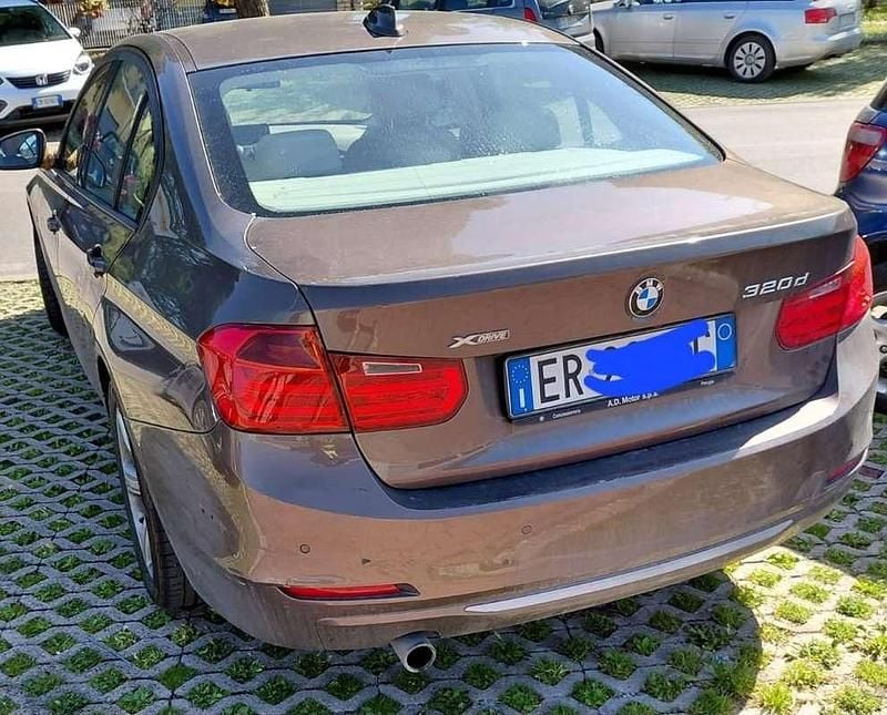 Usata BMW 320 184 CV (135 kW) 2013 Bronzo Berlina