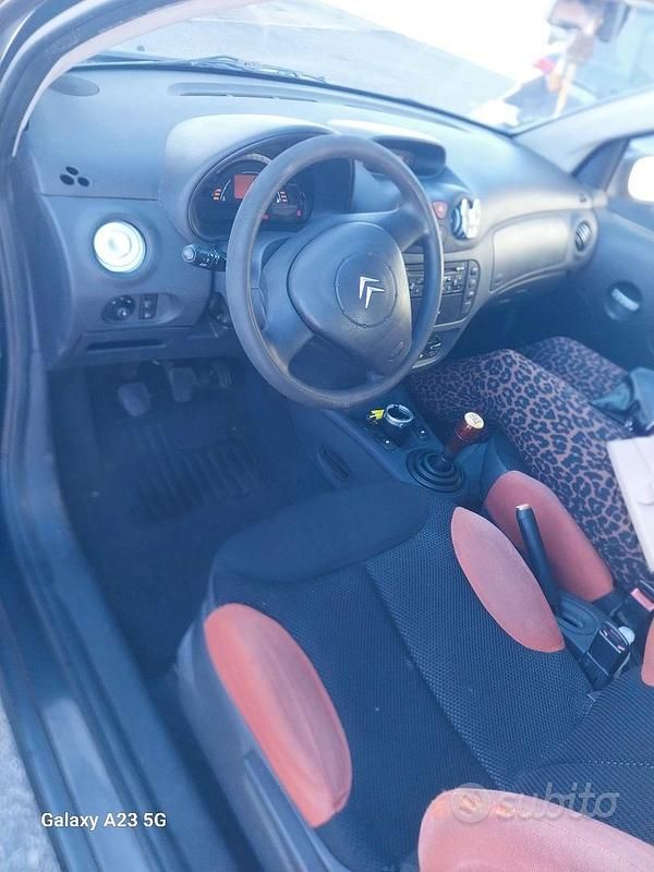 Nero Usata 2006 Citroën C2 Due volumi | 1400 € - Immagine 1/3