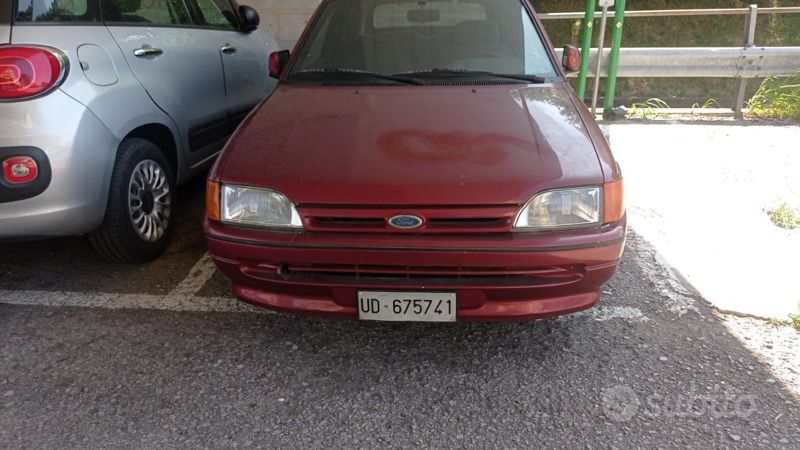 Usata Ford Escort Cabriolet 105 CV (77 kW) 1991 Rosso Cabrio