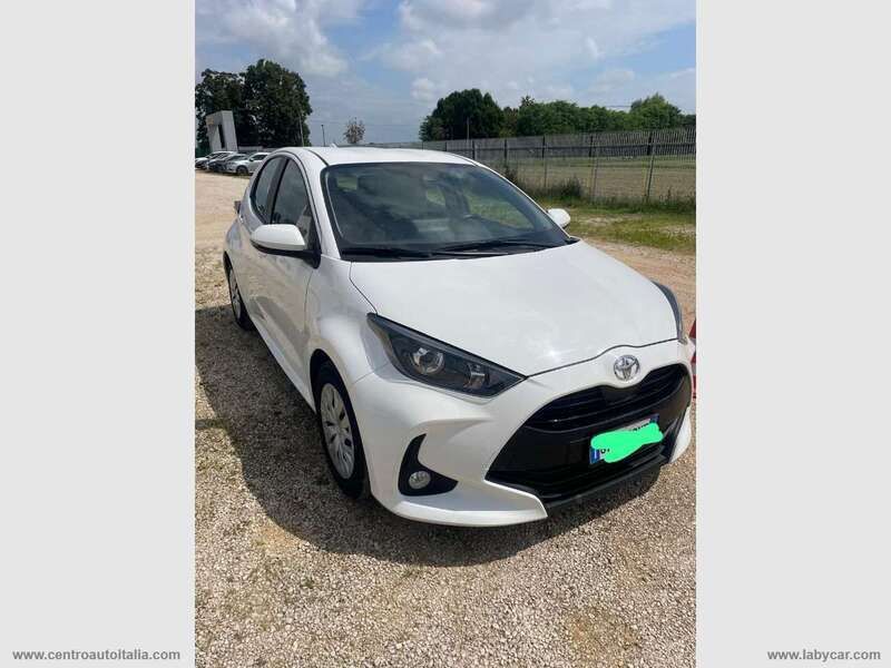 Usata Toyota Yaris Business Edition 72 CV (52 kW) 2022 Bianco Berlina