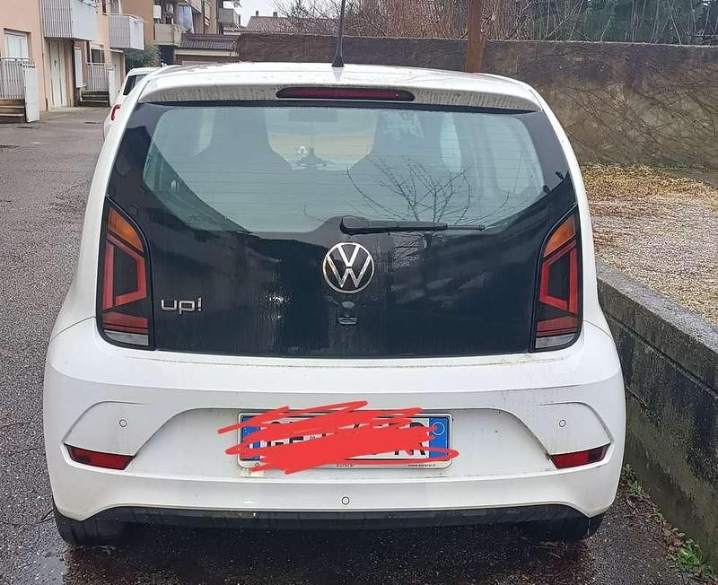 Usata VW up! Beats 65 CV (47 kW) 2021 Bianco Utilitaria