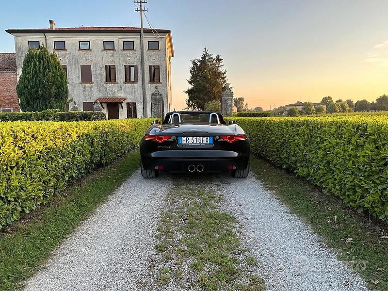 Usata Jaguar F-Type 340 CV (250 kW) 2017 Nero Cabrio