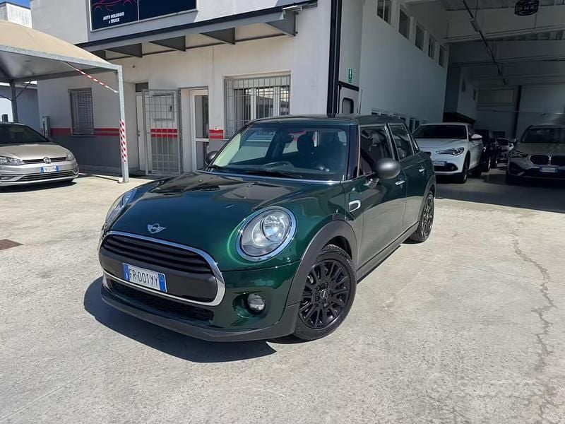 Usata Mini ONE Hype 75 CV (55 kW) 2018 Verde Utilitaria