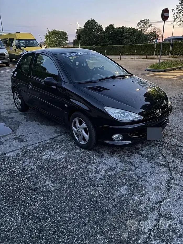 Usata Peugeot 206 109 CV (80 kW) 2003 Nero Berlina